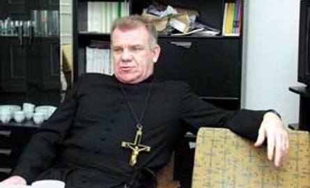 Ksiądz Kazimierz Tyberski, kapelan Zakładu Karnego w Iławie: - Wiesław C., dopóki trwa przy Kościele, nie jest groźny. To inteligentny i głęboko wierzący