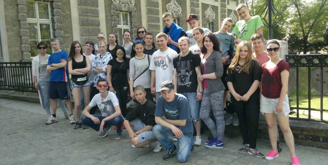 Uczniowie Ośrodka Szkolenia i Wychowania w Wiechlicach podczas warsztatów filmowych w żagańskim Pałacu Książęcym.