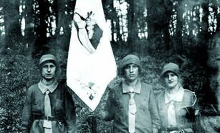 Delegacja SMP "Wiosna" w Koronowie na 10-leciu,  21 czerwca 1931 r.  Pierwsza od prawej Zofia Paluchowska