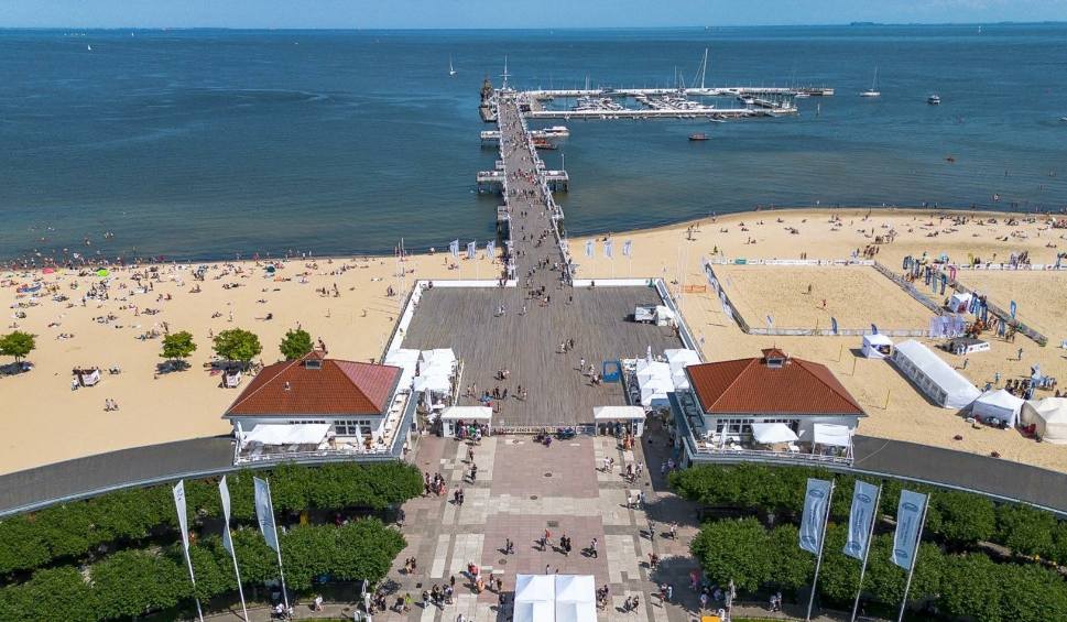 Film do artykułu: Plaża w Sopocie zachwyciła zagranicznych ekspertów. Sprawdźcie, które miejsce jej przyznali w rankingu najlepszych plaż świata