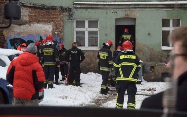 Gniezno: Pożar w centrum. Trzy osoby przewieziono do szpitala [ZDJĘCIA]