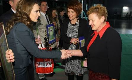 Działalności przedstawicielce Koła Gospodyń Wiejskich w Sośniczanach gratulowała posłanka Marzena Okła – Drewnowicz.
