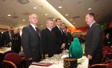 Na Barbórce w Dyckerhoff Polska gościli również Krzysztof Rym - zastępca wójta Sitkówki-Nowin (z lewej) oraz Robert Jaworski burmistrz Chęcin.