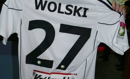Za 200 złotych w Gorzycach zlicytowano koszulkę należącą do Rafała Wolskiego, zawodnika Legii Warszawa. Koszulkę przekazał arbiter sportowy Mariusz