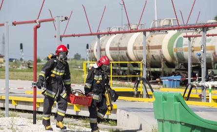 Zgłoszenie napłynęło do Powiatowego Stanowiska Kierowania Państwowej Straży Pożarnej w Pińczowie około godziny 9.30. Natychmiast ruszyły pierwsze zastępy