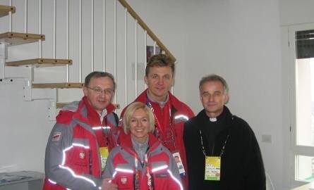 - Urzekła mnie ich dobroć i patriotyzm - powiedział ksiądz biskup po spotkaniu z Dorotą i Mariuszem Siudkami, naszą parą sportową w łyżwiarstwie fig