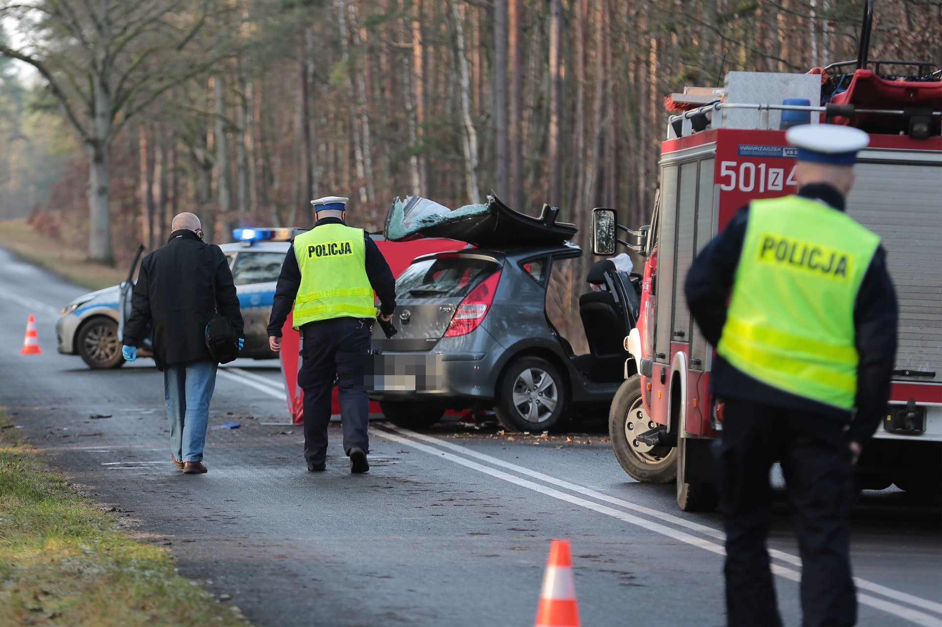 Śmiertelny Wypadek Na Drodze W Okolicach Tanowa Samochód Uderzył W Drzewo 31122020 Gs24pl 0519