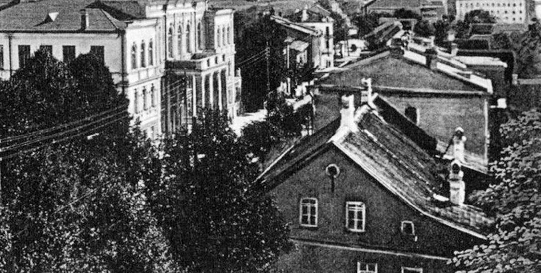 Ul. Warszawska. Widok z wieży kościoła ewangelickiego z początków XX w. Na pierwszym planie, w prawym dolnym rogu, dom rodziny Eszke, później pełniący