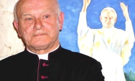 Ksiądz Andrzej - jak sam podkreślał - nosił w sercu powinność dla Jana Pawła II.