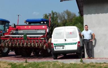 1. Hubert Krakowiak w Wojnowicach prowadzi gospodarstwo rolne ukierunkowane na produkcję roślinną. Dzięki środkom z Programu Rozwoju Obszarów Wiejskich