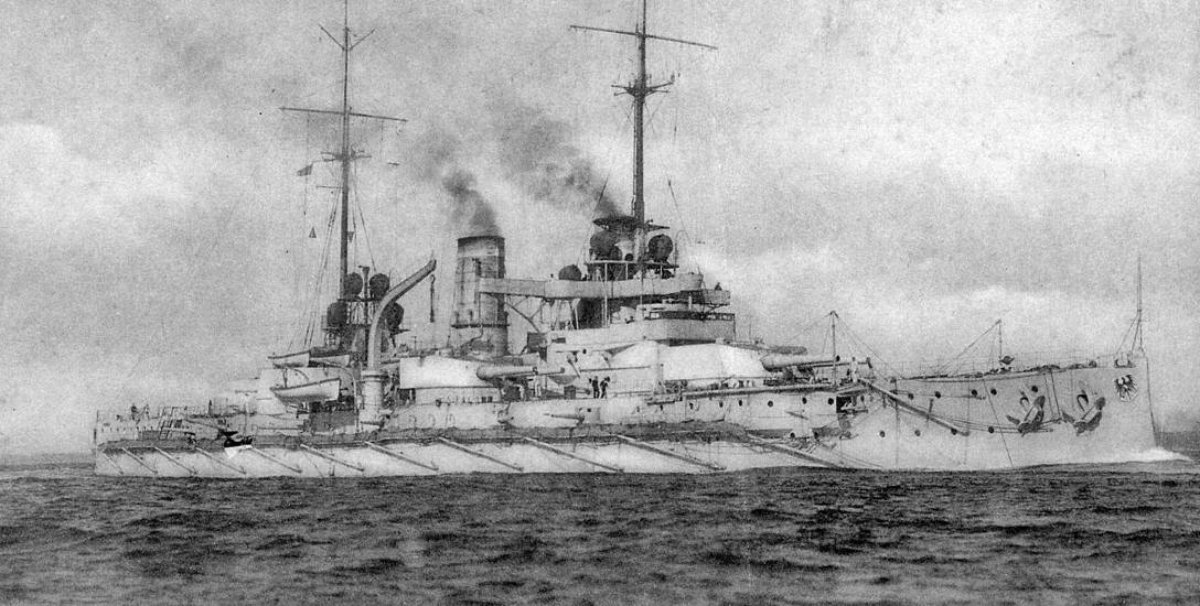 Linienschiff „Rheinland” w pełnej krasie. Jego główne uzbrojenie stanowiło dwanaście dział kalibru 28 cm