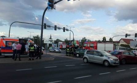 Wypadek na skrzyżowaniu Kazimierza Wielkiego i Nowotoruńskiej. Jedna osoba w szpitalu