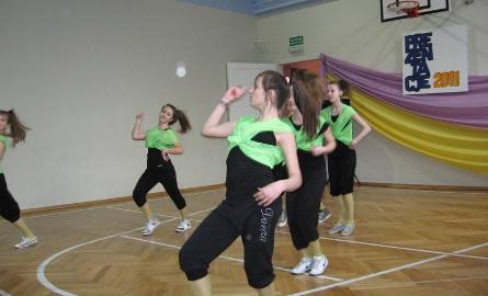 Zespół ”Fit Dance” z gimnazjum numer 3 z Radomia - szalony taniec: "Crazy Dance”.