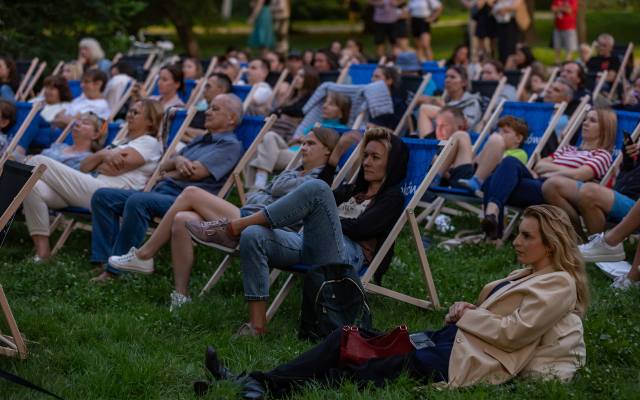 Ruszyło Krowoderskie Kino Plenerowe w parku Krakowskim. Warto przyjść z kocem