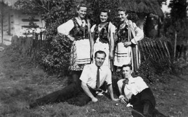 W dziejach Grojca - najstarszej miejscowości w Polsce przeplatają się historie wielkich rodów i zwykłych ludzi