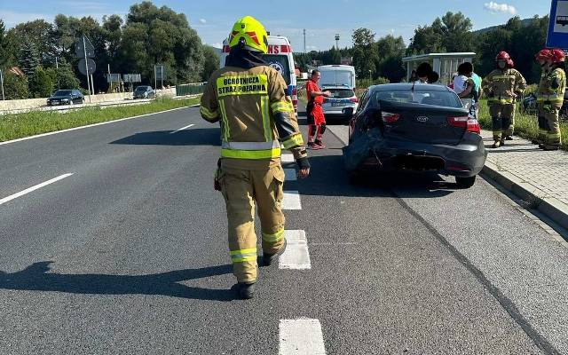 Pojazd przewrócił się na autostradzie. Pod Krakowem wypadki na krajówkach i utrudnienia w ruchu