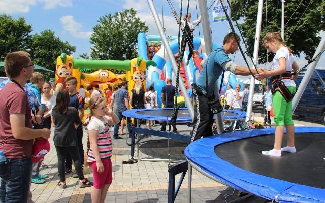 Raj dla dzieci i fanów maszyn rolniczych na pikniku w Kleczanowie 