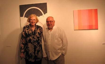 Kuratorem wystawy ”Sztuka wobec przemijalności” jest Bożena Kowalska, krytyk sztuki. Z prawej Zbigniew Belowski, dyrektor artystyczny Elektrowni.