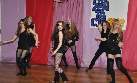 Tańcvzy :"Dancing Queens" z "Kochanowskiego"