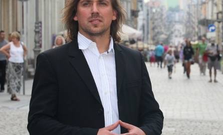 Tomasz Kaczmarek kiedyś – jak mówi – zwalczał przestępczość narkotykową na ulicach Kielc i innych miastach regionu. Dziś chce reprezentować wyborców