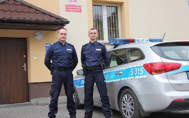 Sierżant sztabowy Robert Kasiński i starszy sierżant Robert Witkowski uratowali ludzkie życie.