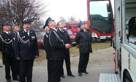 Strażacy z OSP w Lucynowie Dużym otrzymali nowy wóz 