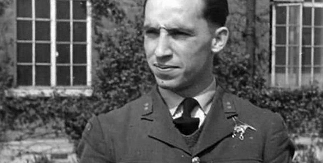Franciszek Kornicki po wojnie został w Anglii, dalej latał w RAF
