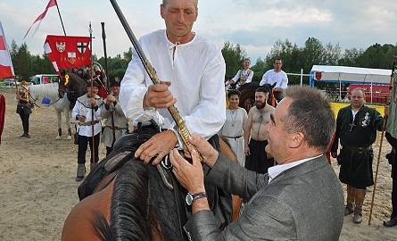 Na koniu Krzysztof Cymbał, zwycięzca turnieju
