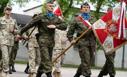 Awanse i odznaki dla żołnierzy z inowrocławskiego lotniczego pułku