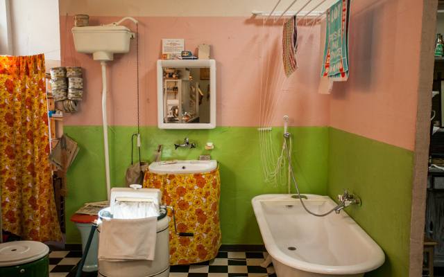 Kutowe sprzęty i wystrój łazienki w PRL-u - zdjęcia. Takie kosmetyki były kiedyś popularne