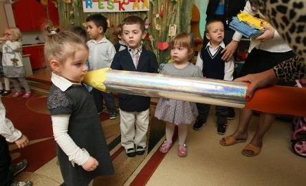 Trzyletnia Ida Łukasik z dumą wstąpiła w poczet pełnoprawnych przedszkolaków.