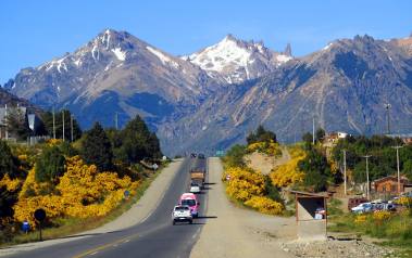 Droga nr 40, bardziej znana jako Ruta, ciągnie się na przestrzeni ponad pięciu tysięcy kilometrów i niemal na całej długości przebiega wzdłuż Andów.