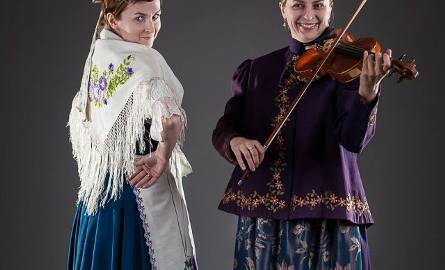 Danuta Liberda, skrzypaczka, i Monika Targowska, bez swojego fletu.