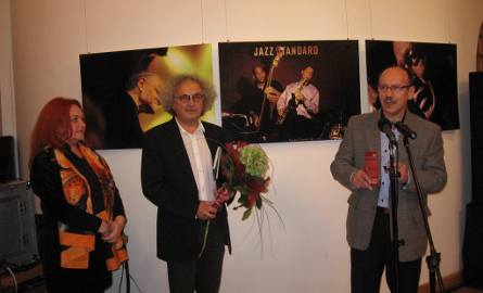 Wystawy gratulował gościowi z Kielc wiceprezydent, Ryszard Fałek