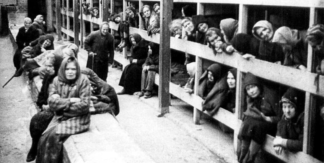 Jedni o doświadczeniach w byłym obozie Auschwitz chcą opowiadać, inni - wolą milczeć