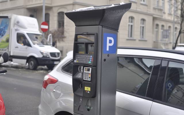 Strefa Płatnego Parkowania na Łazarzu i Wildzie od 1 lutego. Czy wystarczy miejsc parkingowych dla mieszkańców? 