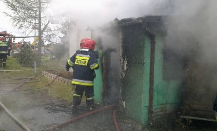 Mały Rudnik. 87-letnią kobietę ewakuowano z płonącego budynku