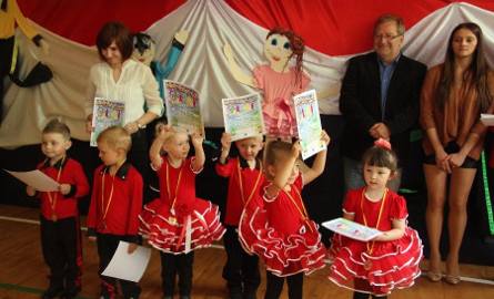 "Motylki” z Bęczkowa były najlepsze w kategorii młodszej. Dzieci zaprezentowały taniec chiński.