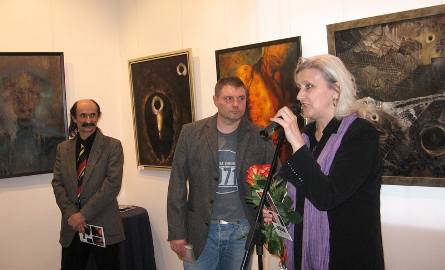 - Pana Dariusza fascynuje człowiek - tłumaczyła Elżbieta Raczkowska, komisarz wystawy