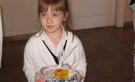 Dominika Szewczyk, najmłodsza bo tylko 4 letnia uczestniczka konkursu otrzymała nagrodę specjalną