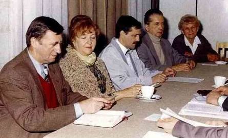 Jedno z zebrań już zmienionego zarządu TPS. Od lewej: Stanisław Walkiewicz, Anna Księska, Leszek Żmijewski, Erazm Dembicki, Maria Dembicka.