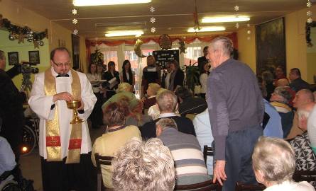 W uroczystym spotkaniu uczestniczył ksiądz Piotr Karasek