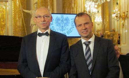 Komisarz unijny Janusz Lewandowski wraz  z Dyrektorem dr. n. med. Robertem Gajdą