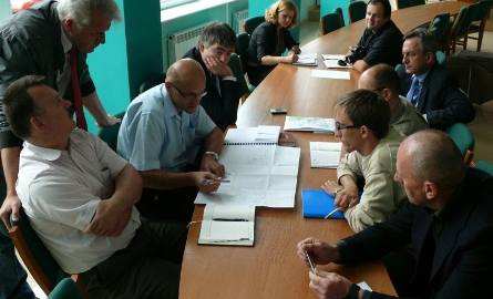 Podczas spotkania w urzędzie miasta w Staszowie dyskutowano o sposobach rozwiązania niektórych problemów rowerzystów.