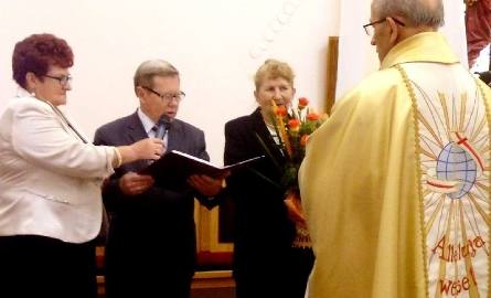 W imieniu wspólnoty parafialnej życzenia księdzu jubilatowi złożył Lucjan Małek, sołtys Gabułtowa.