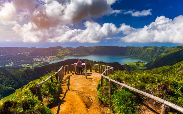 7 najpiękniejszych miejsc na Azorach. Ten portugalski archipelag może równać się nawet z Maderą – co warto tam zwiedzić?