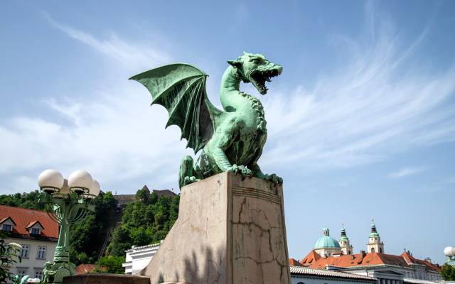Niesamowita Słowenia: 5 miejsc z listy UNESCO, które musisz zobaczyć. Podziemna rzeka, domy sprzed 7000 lat i inne cuda