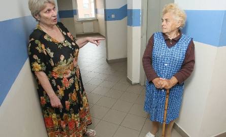 Małgorzata Pietras oraz Krystyna Wójtowicz mieszkają na ósmym piętrze. Ich zdaniem notorycznie psująca się winda powinna przejść generalny remont.