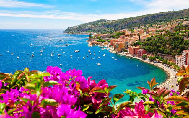 9 najpiękniejszych plaż Francji. Idealne miejsca na wakacje 2024: ciepła woda, piękna przyroda, ukryte zakątki bez tłumów