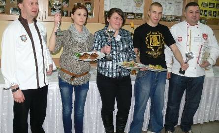 Najlepsi z jurorami. Od lewej Marek Łukasiewicz,  Dominika Banaśkiewicz, Basia Brudniak, Patryk Kolano, Piotr Sabala.